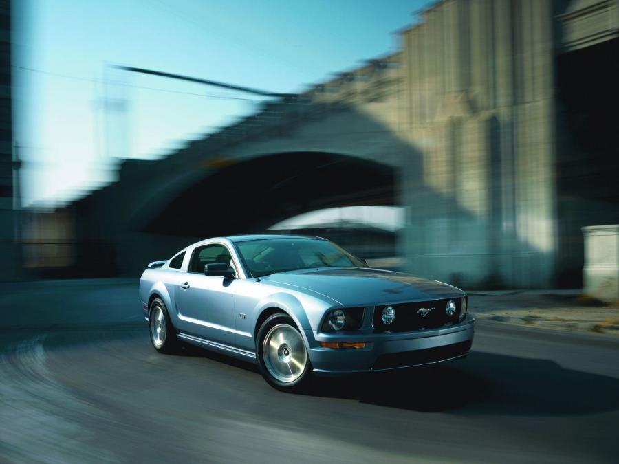  Ford Mustang GT 2005 года  (фото 192 из 209)